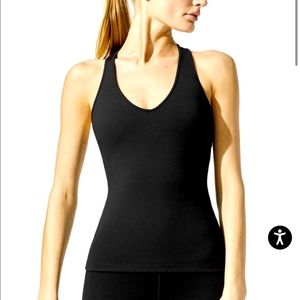 Carbon 38 Black Action Tank, NWT, Medium